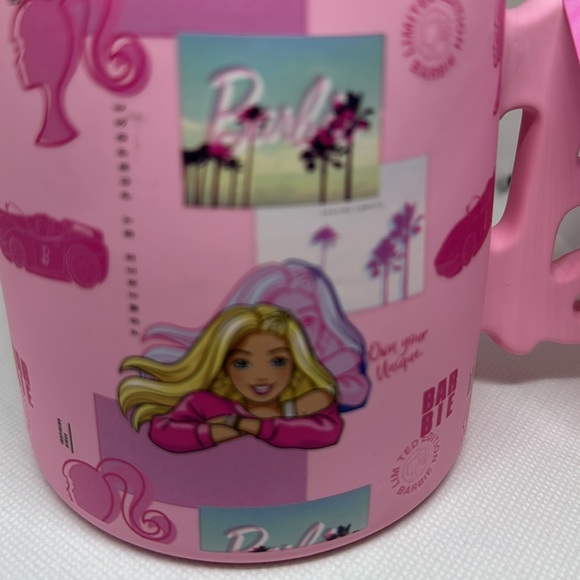 Barbie California Classic  Dream Mug 21 oz Pink - Picture 2 of 12